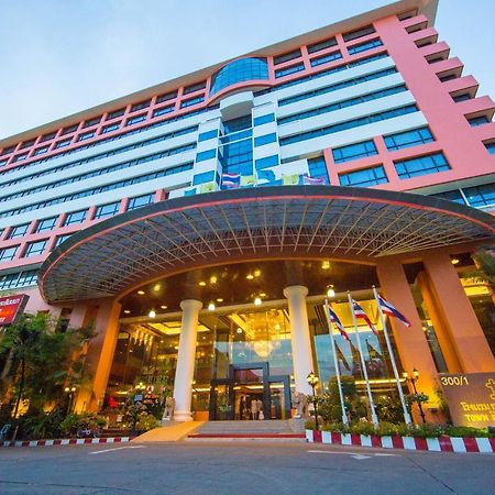 Town In Town Hotel Bangkok - Sha Plus Exterior photo